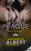 tomber_luniforme_tome_1_a_cote_de_la_plaque-4992567-121-198